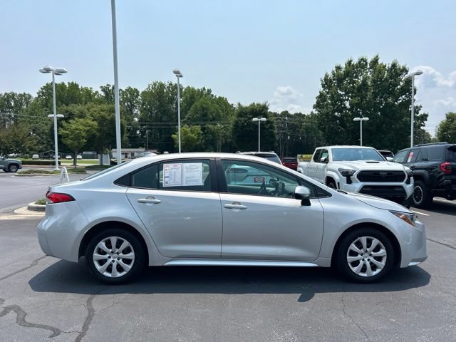 Used 2024 Toyota Corolla LE FWD image 5