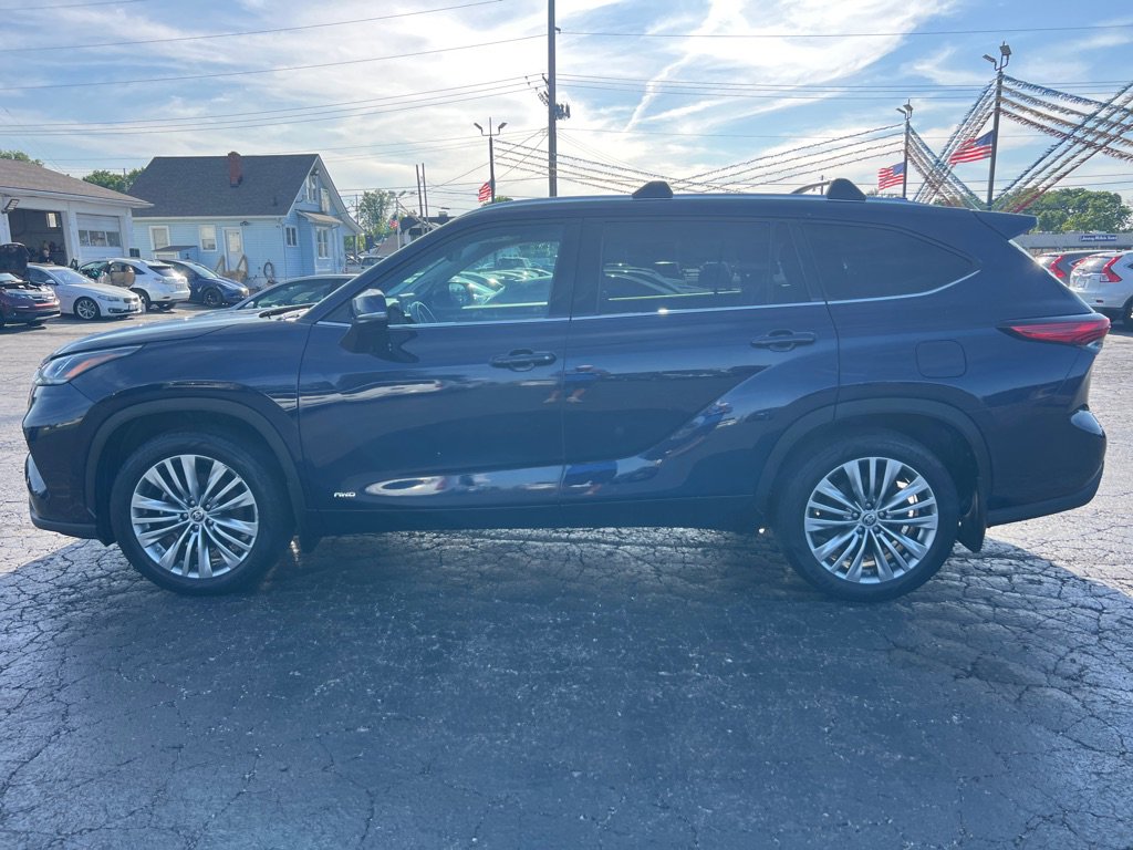 Used 2022 Toyota Highlander Platinum AWD/4WD image 4