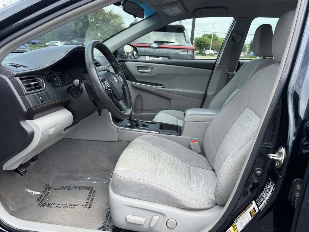 Used 2015 Toyota Camry LE FWD image 18