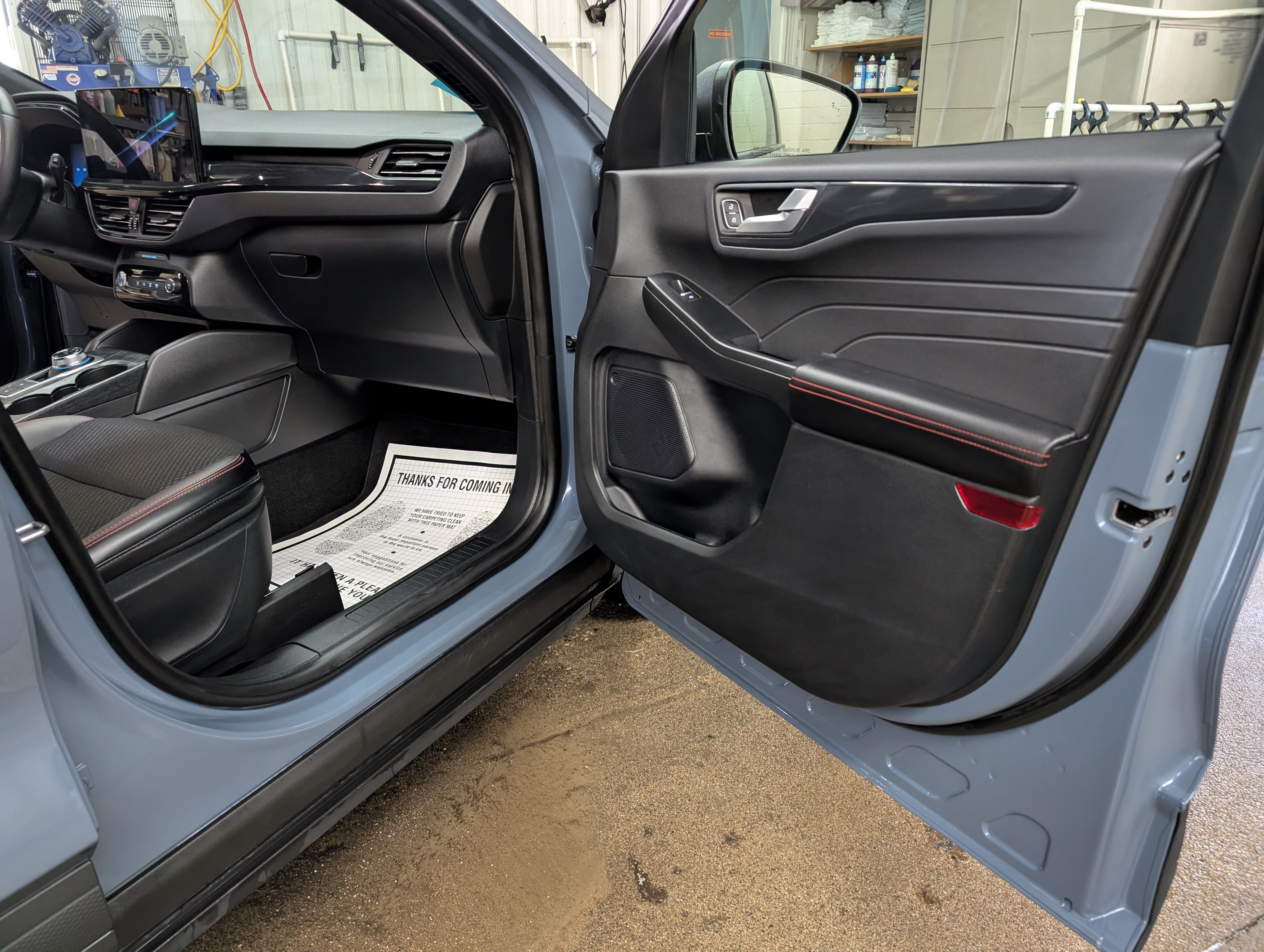 Used 2025 Ford Escape ST-Line w/ Tech Pack #1 AWD/4WD image 4