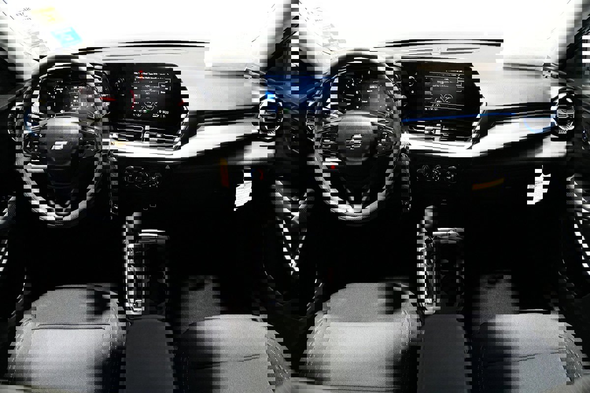 Used 2026 Chevrolet Trax LS w/ Driver Confidence Package image 11