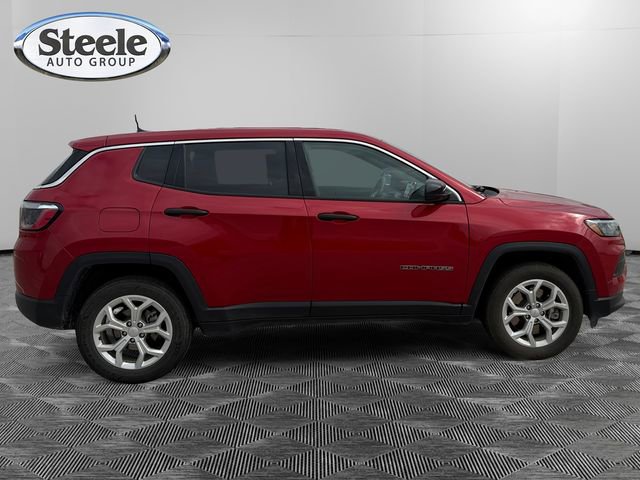 Used 2024 Jeep Compass Sport image 6