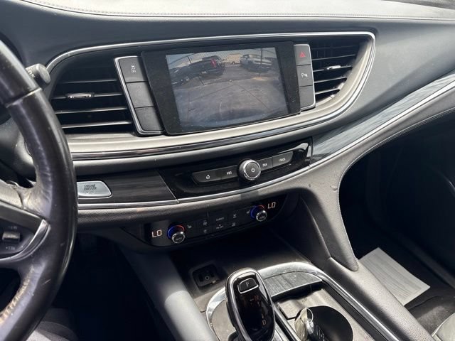 Used 2018 Buick Enclave Essence FWD image 11