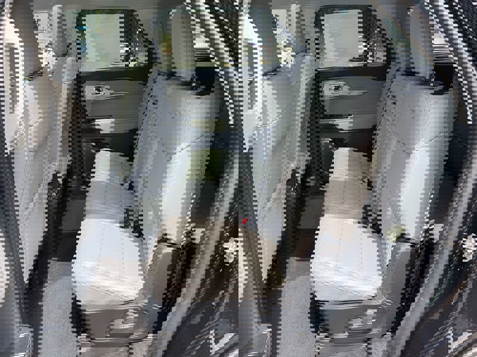 New 2025 Ford Explorer Active w/ Active Comfort Package image 13