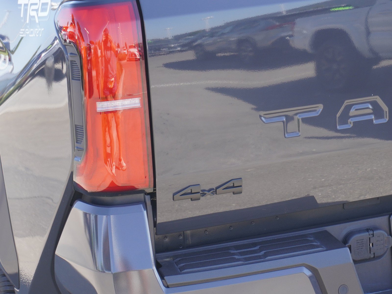 Used 2025 Toyota Tacoma TRD Sport w/ TRD Sport Upgrade Package AWD/4WD image 10