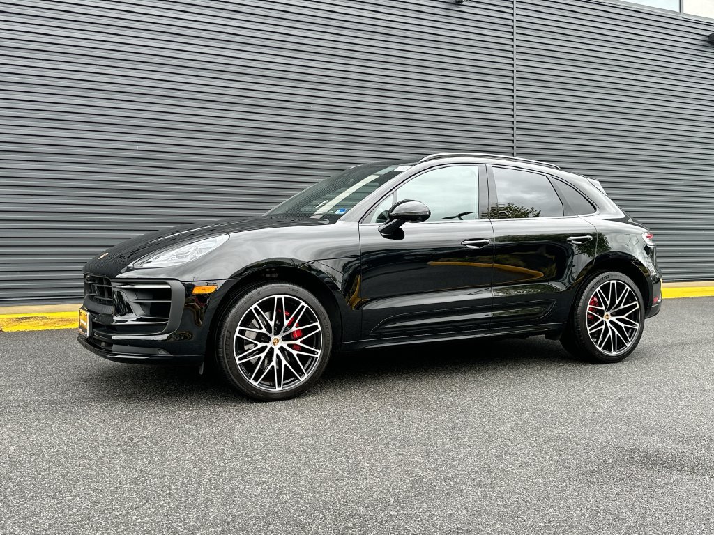 Certified 2023 Porsche Macan S AWD/4WD image 2