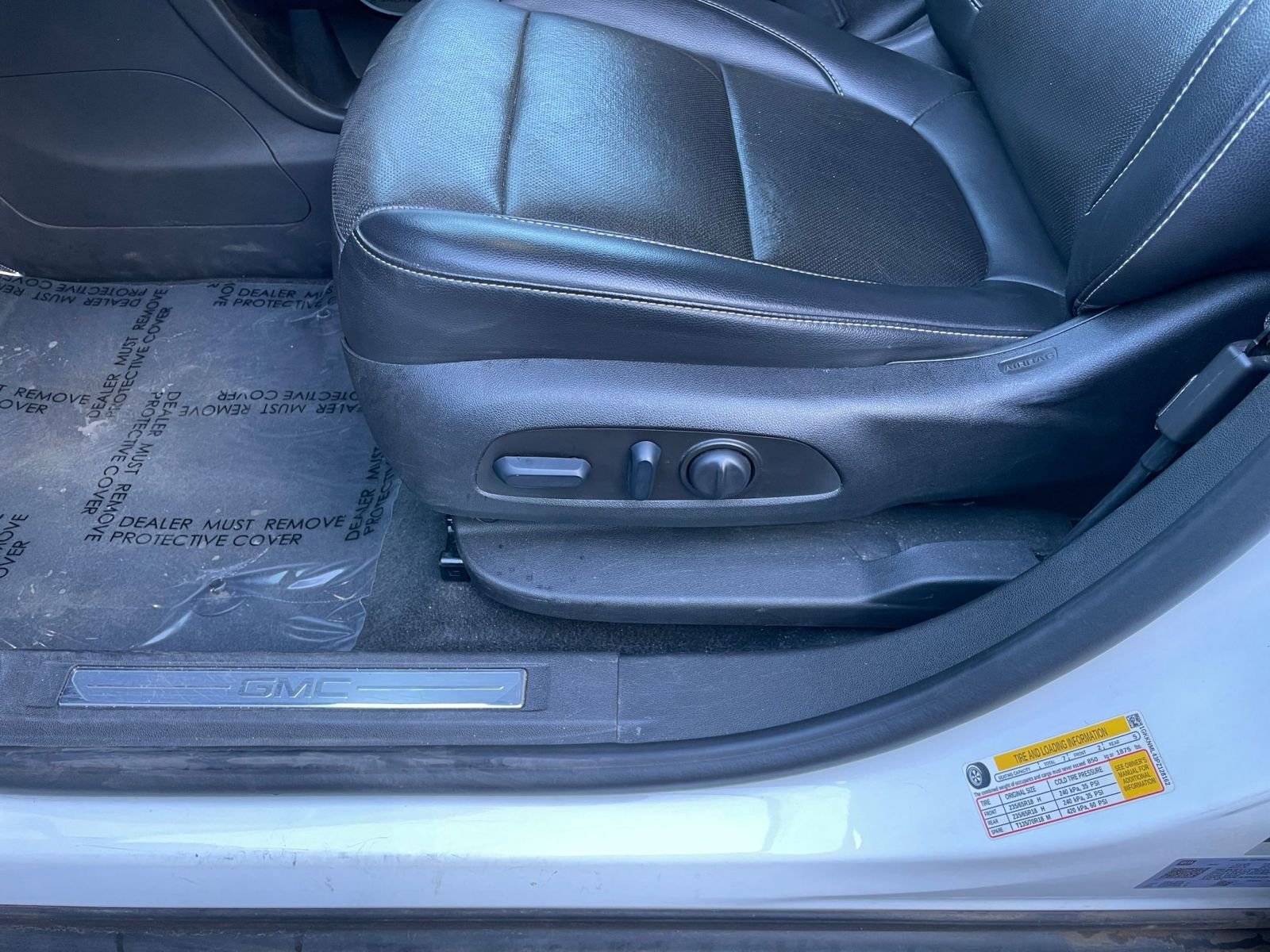 Used 2023 GMC Acadia SLT image 22