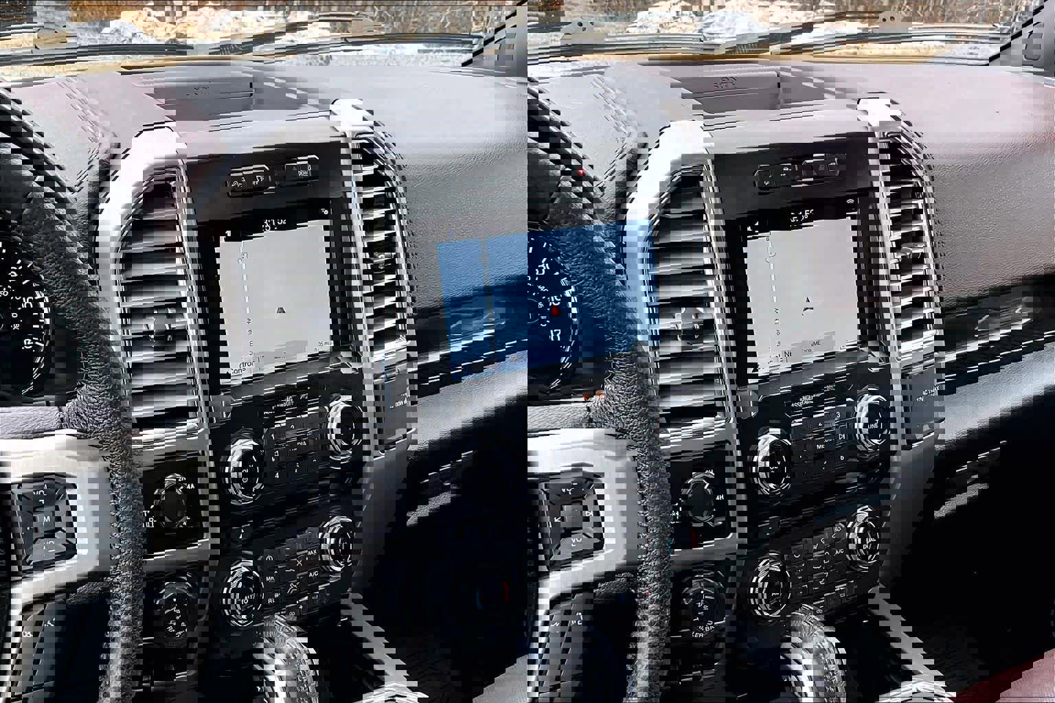 Used 2016 Ford F150 Platinum w/ Equipment Group 701A Luxury AWD/4WD image 7