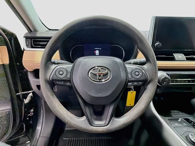 Certified 2023 Toyota RAV4 LE AWD/4WD image 9