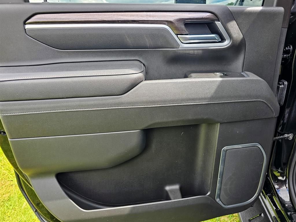 Used 2025 Chevrolet Silverado 2500 LTZ w/ Trail Boss Package image 37