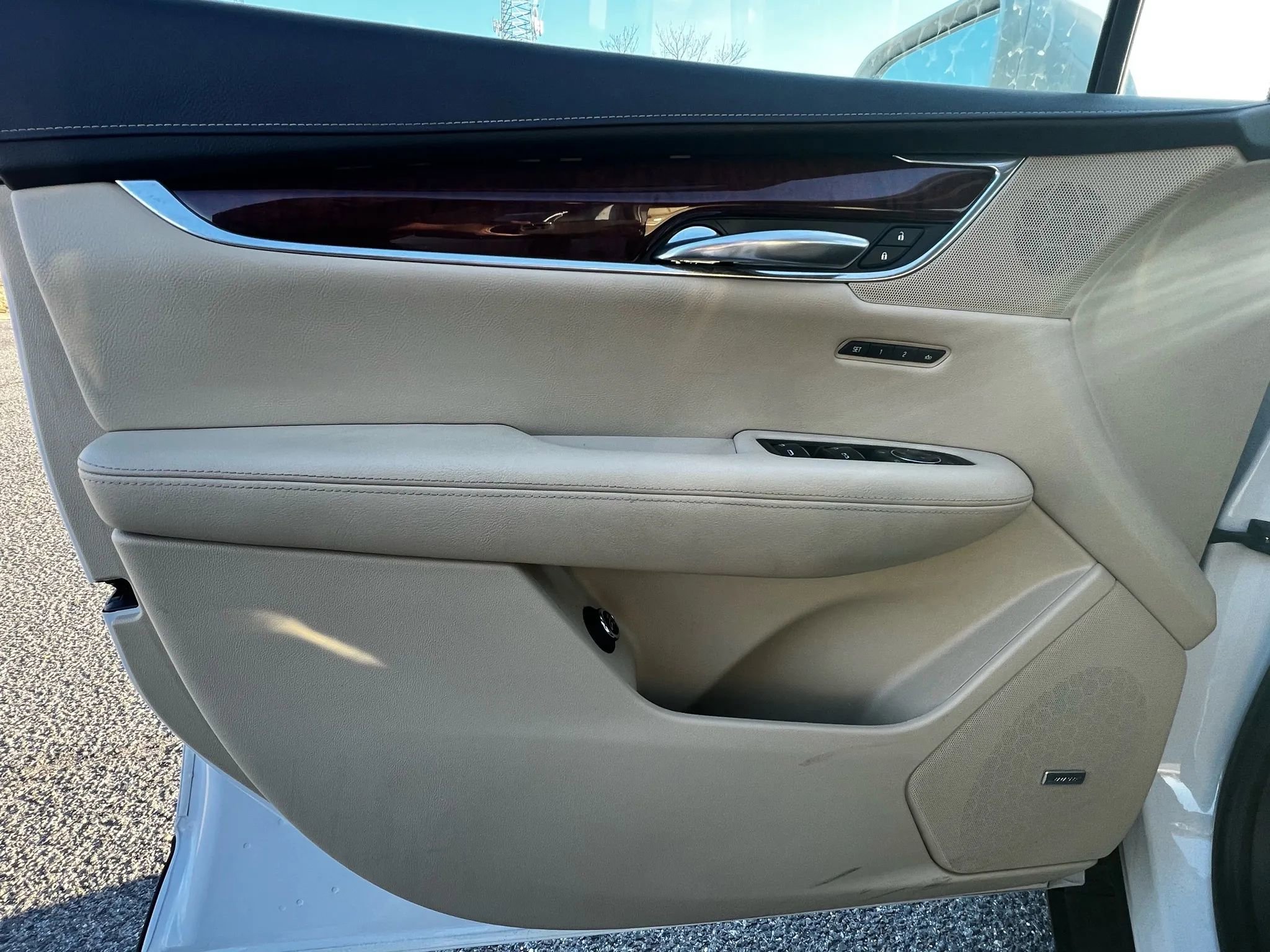 Used 2017 Cadillac XT5 Premium Luxury image 12