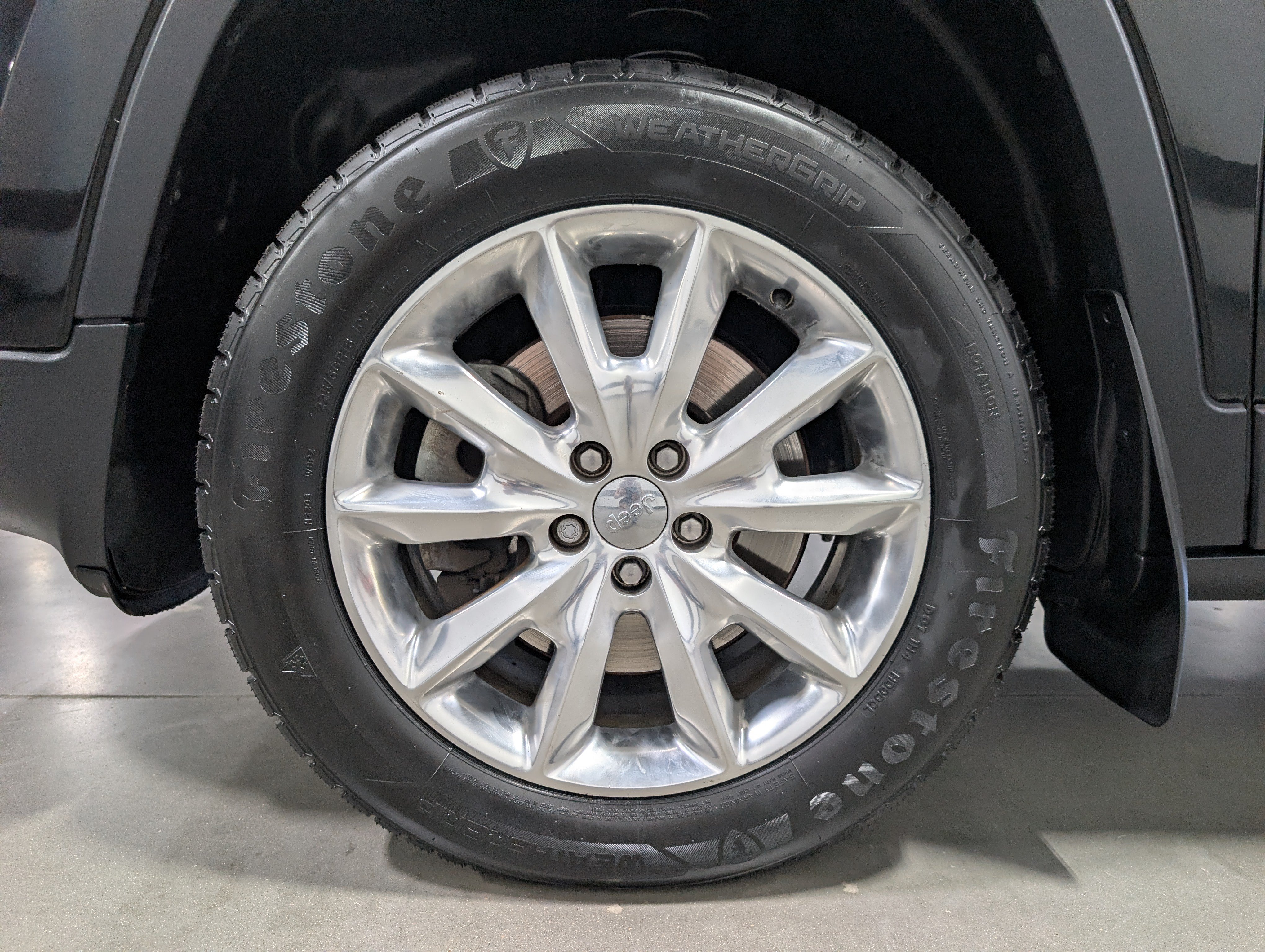 Used 2015 Jeep Cherokee Limited AWD/4WD image 9