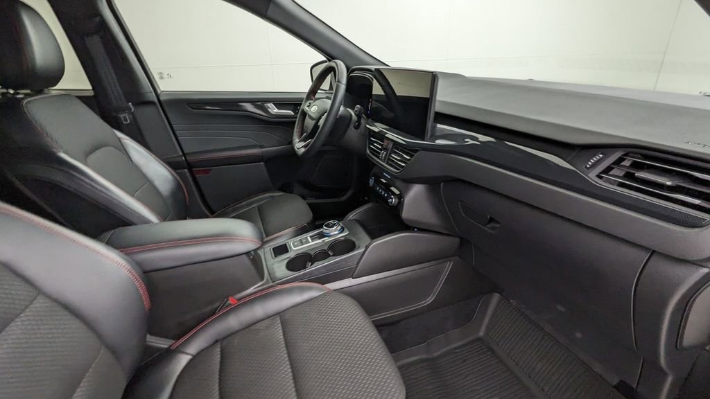 Certified 2023 Ford Escape ST-Line w/ Tech Pack #1 image 38