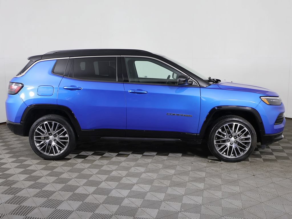 Used 2023 Jeep Compass Limited w/ Elite Group AWD/4WD image 17
