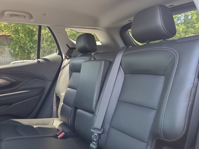 Used 2024 GMC Terrain SLT AWD/4WD image 13