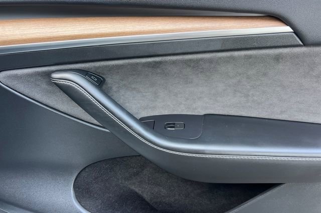 Used 2023 Tesla Model Y Long Range image 24