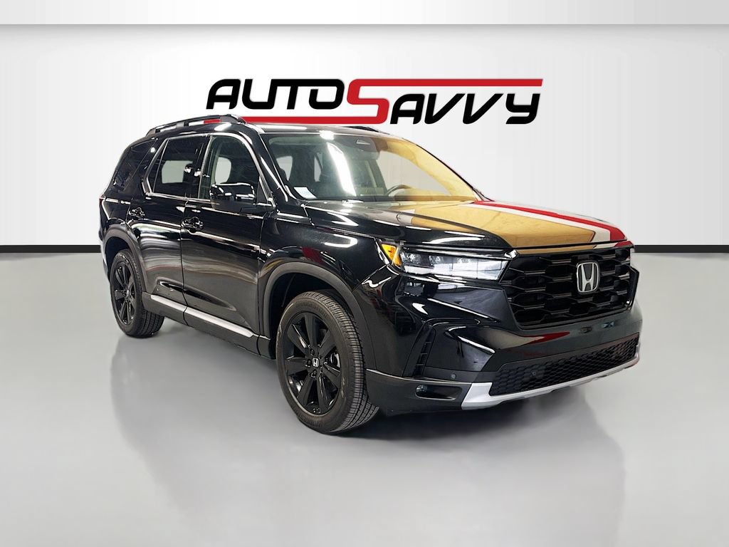 Used 2024 Honda Pilot Touring image 1