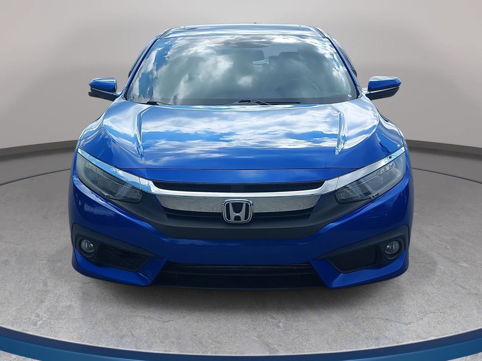 Used 2017 Honda Civic Touring image 2