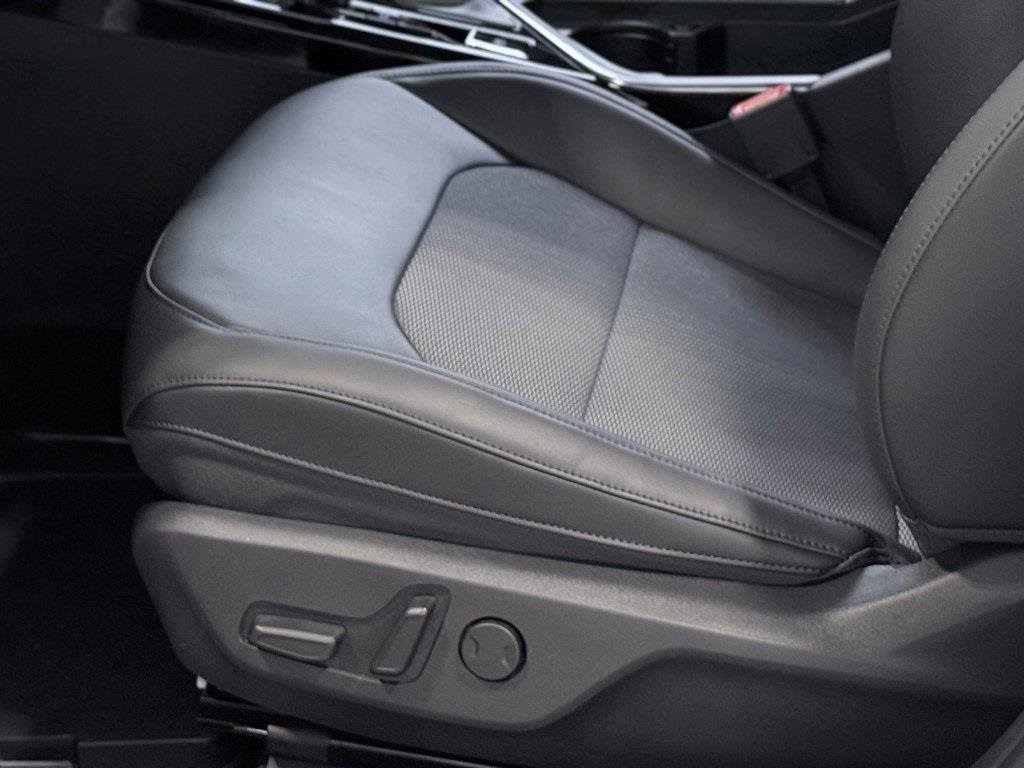 Used 2023 Kia Niro EX image 19