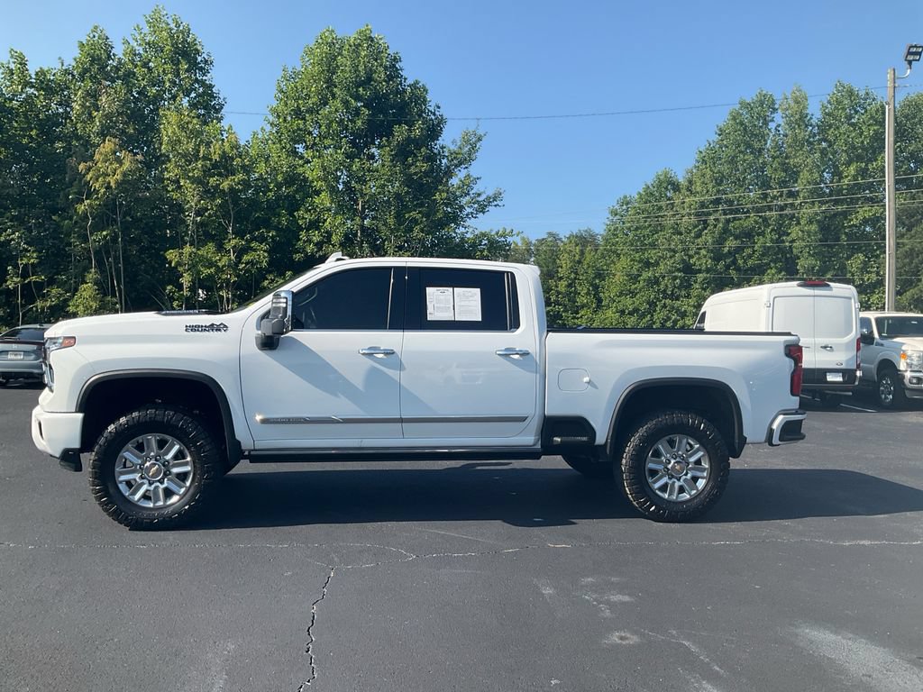 Used 2024 Chevrolet Silverado 3500 High Country w/ High Country Premium Package AWD/4WD image 8