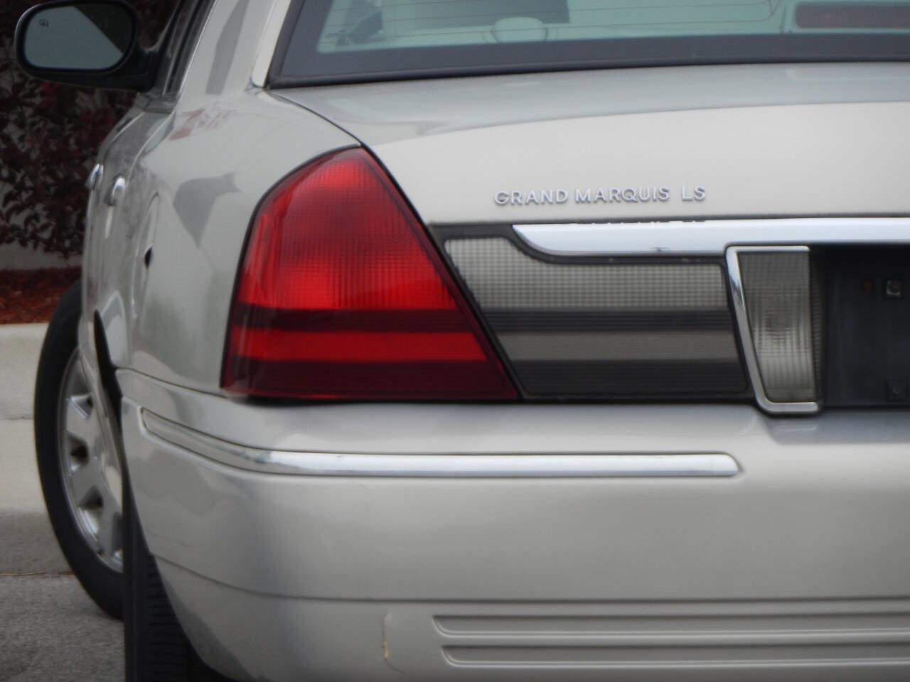 Used 2008 Mercury Grand Marquis LS RWD image 1