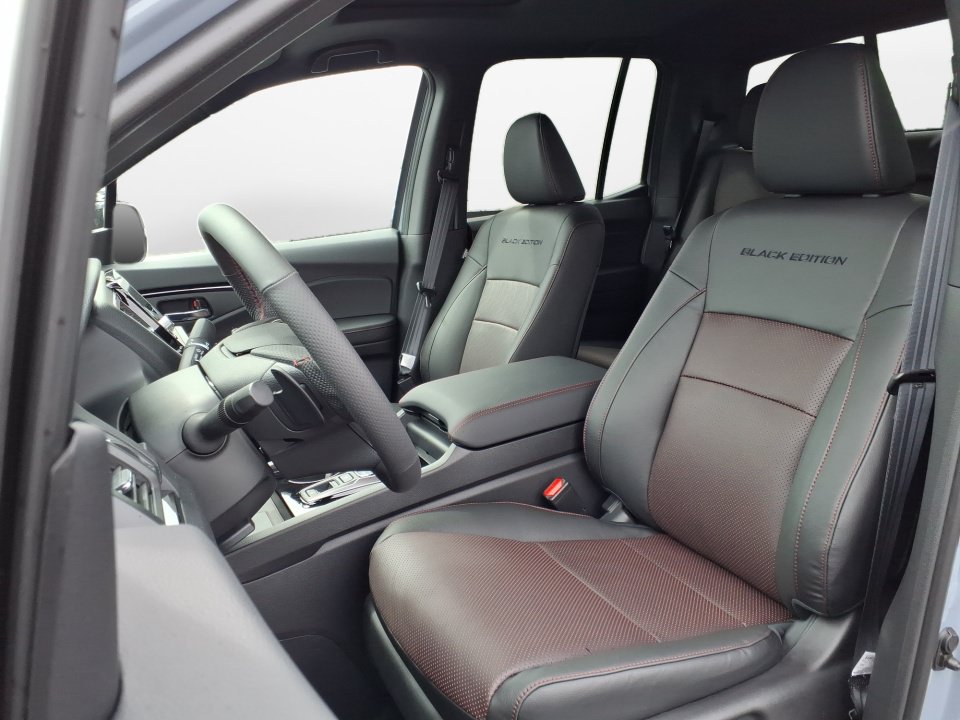 New 2026 Honda Ridgeline Black Edition image 9