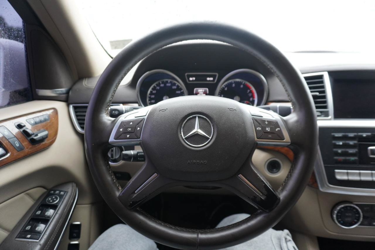 Used 2013 Mercedes-Benz GL 550 4MATIC image 32
