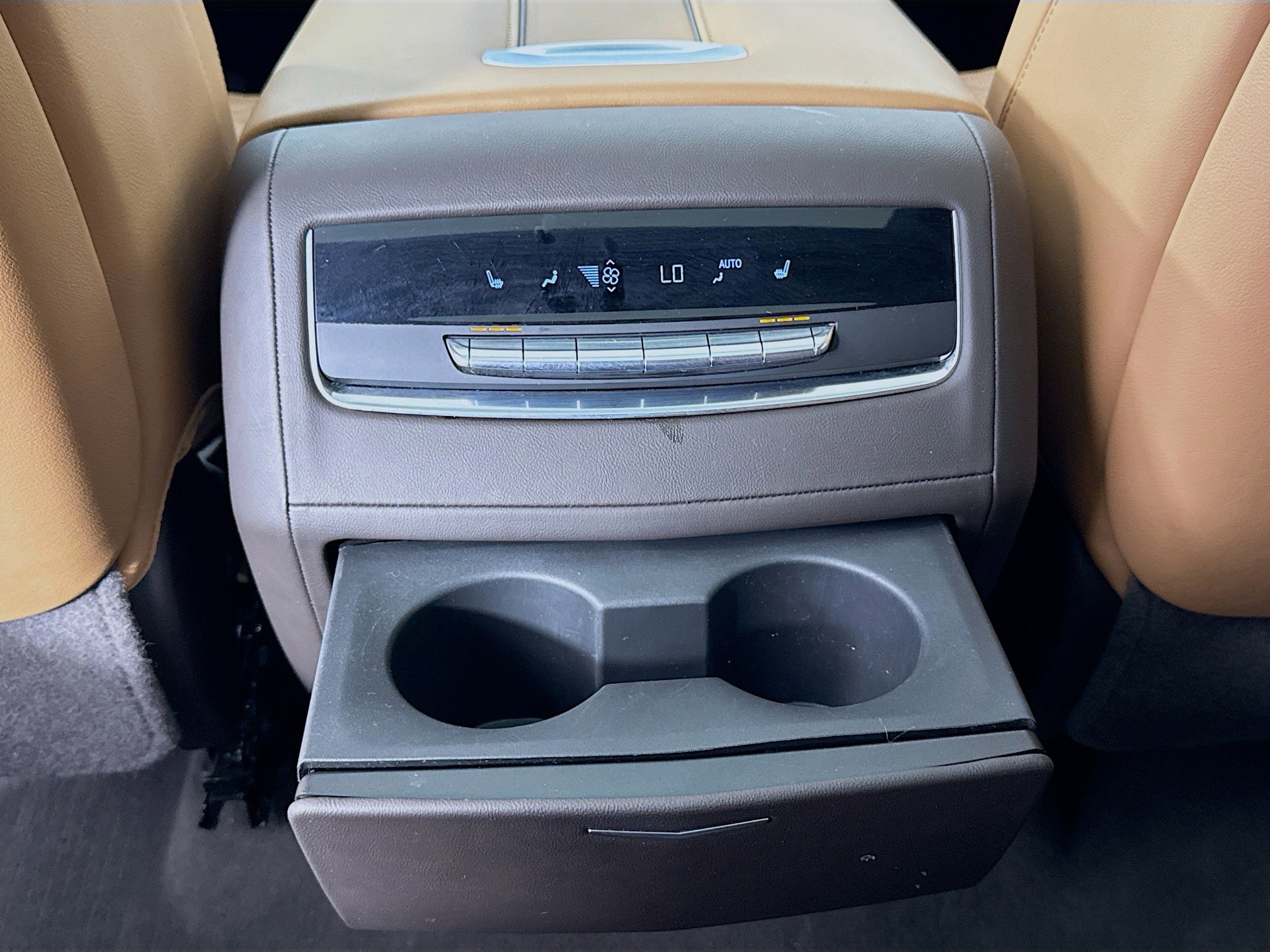 Used 2023 Cadillac Escalade Sport w/ LPO, ONYX Package AWD/4WD image 27