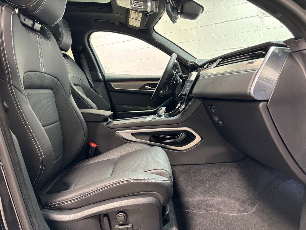 New 2026 Jaguar F-PACE R-Dynamic S image 32