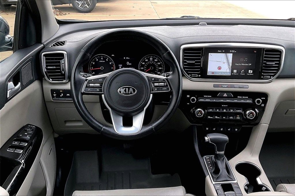 Certified 2022 Kia Sportage EX w/ EX Technology Package image 5