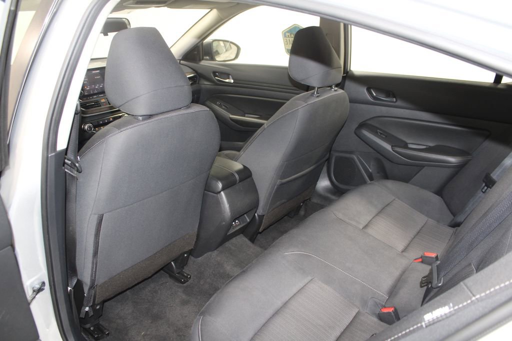 Used 2024 Nissan Altima 2.5 SV image 23