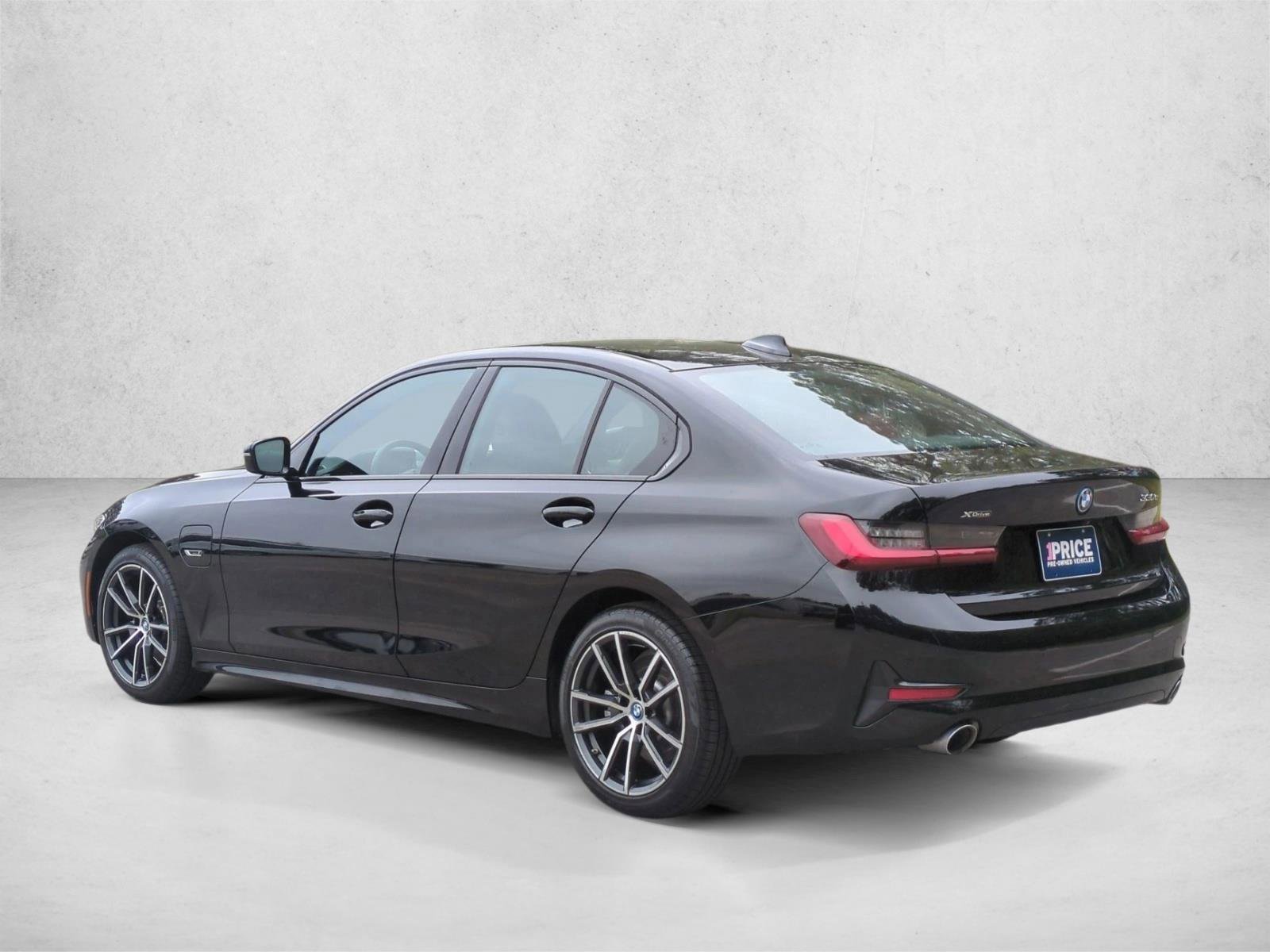 Used 2022 BMW 330e xDrive w/ Premium Package AWD/4WD image 8