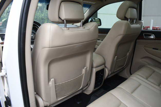 Used 2012 Jeep Grand Cherokee Limited w/ Luxury Group II AWD/4WD image 22