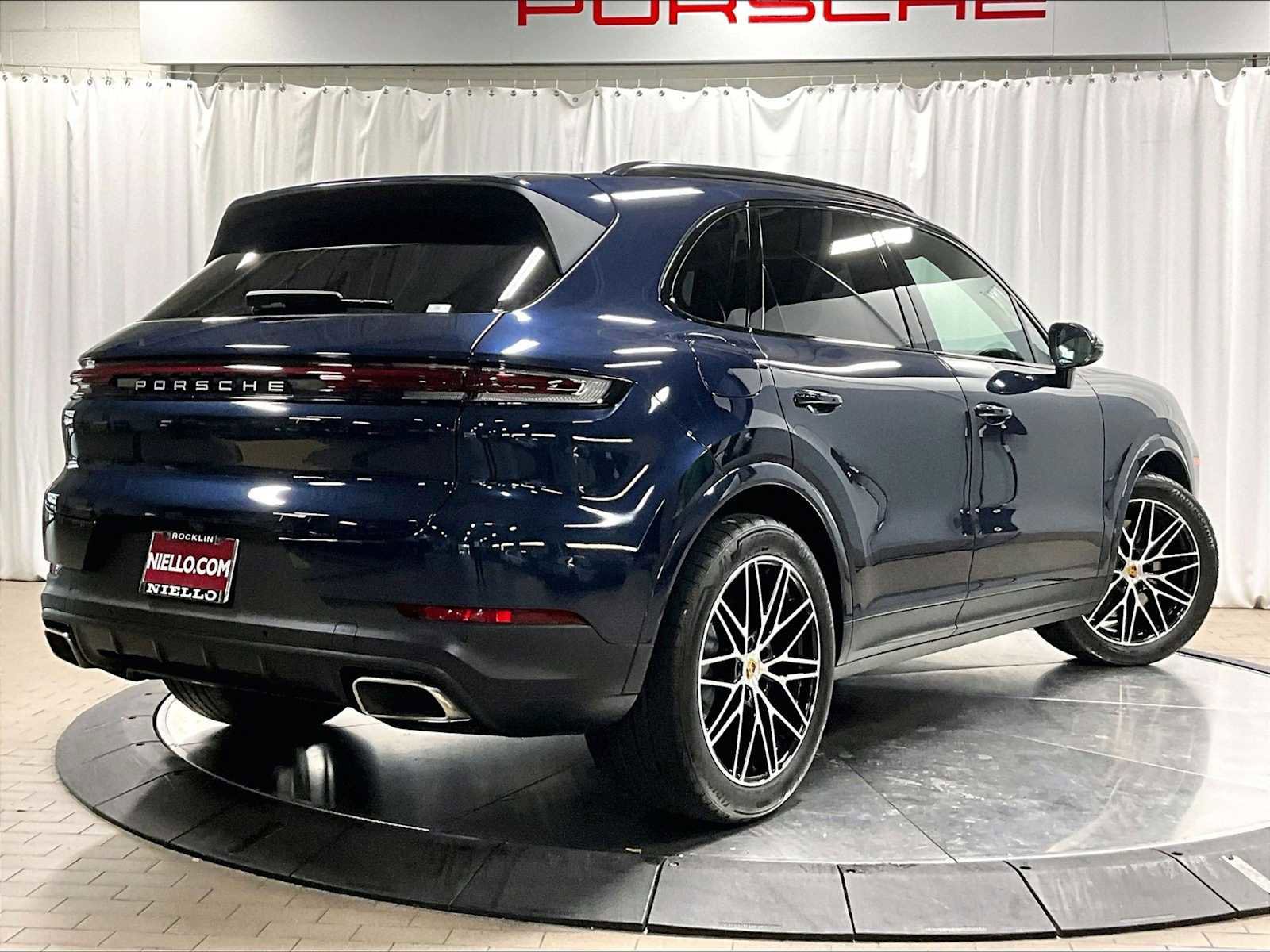 Used 2024 Porsche Cayenne image 10