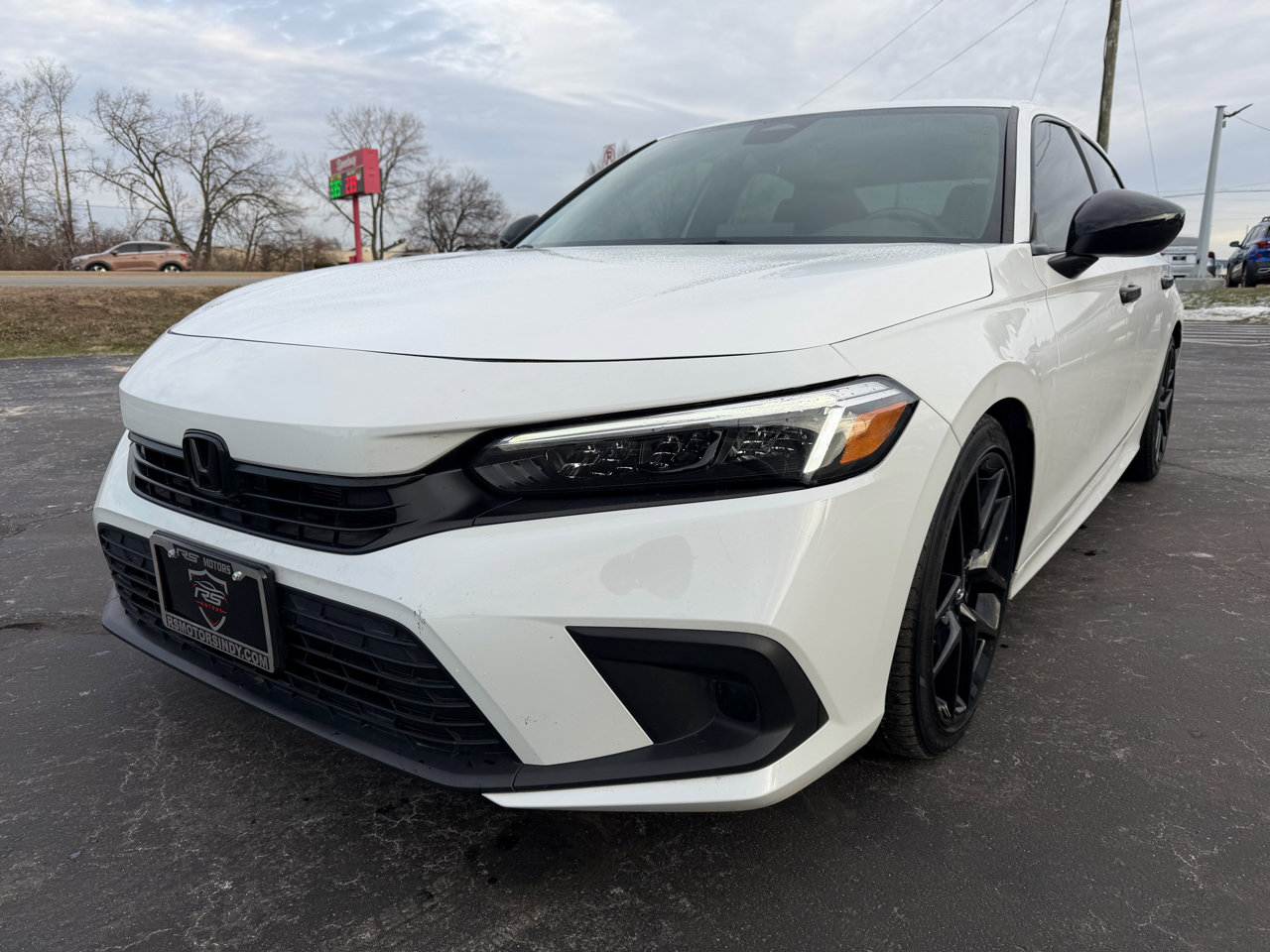 Used 2023 Honda Civic Sport image 2