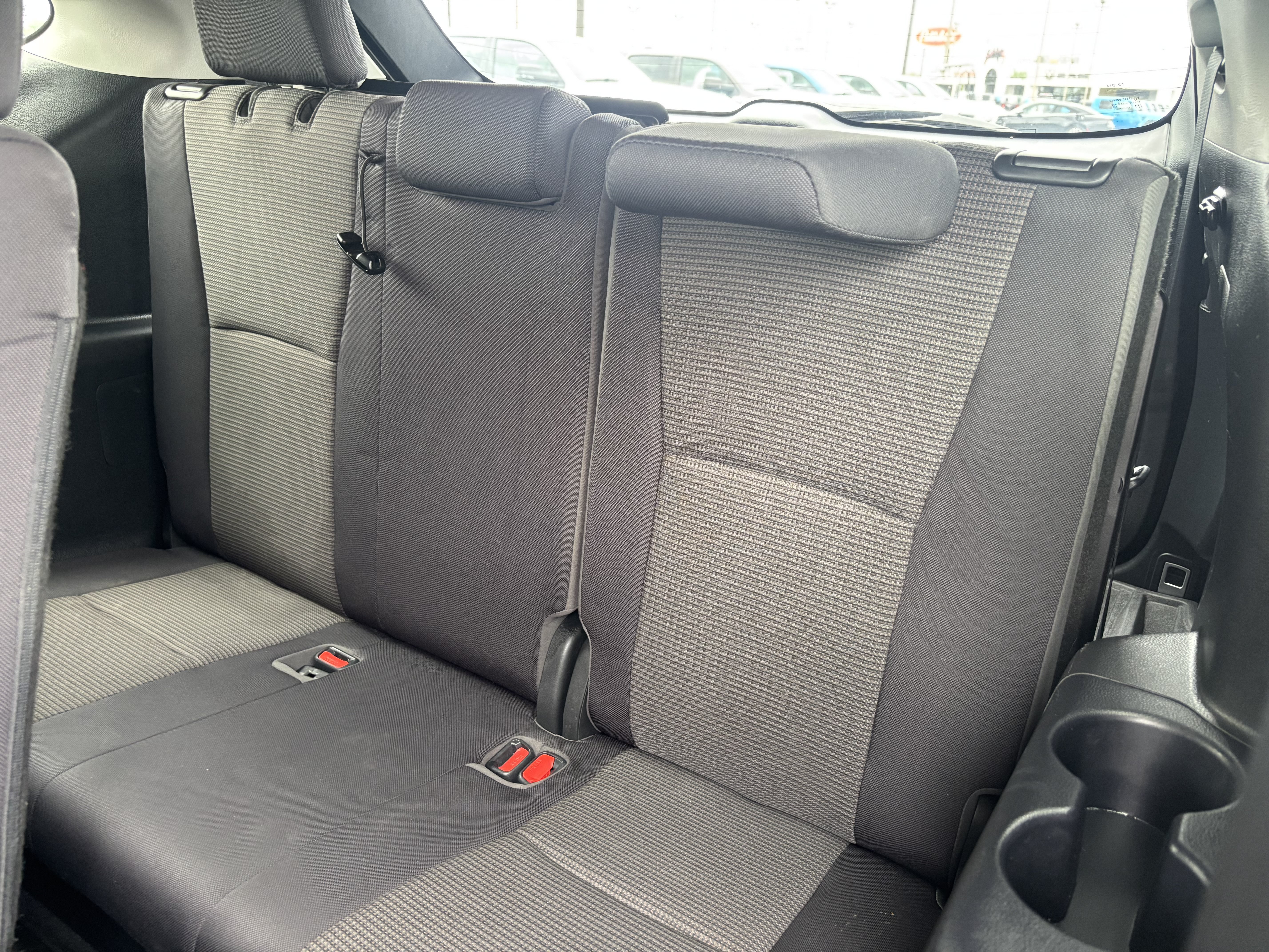 Used 2020 Toyota Highlander L FWD image 23