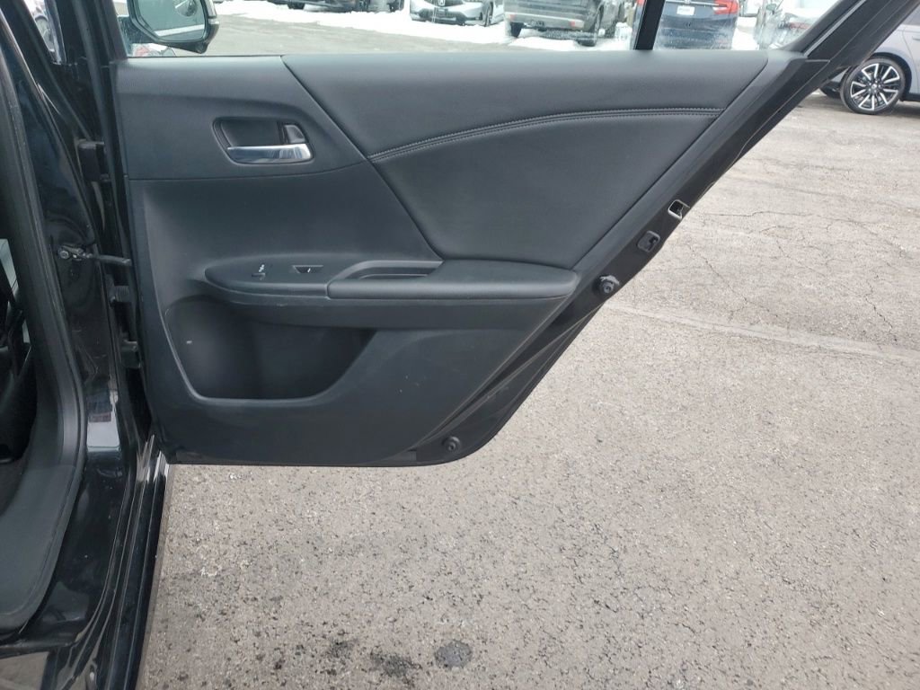 Used 2016 Honda Accord Touring image 27
