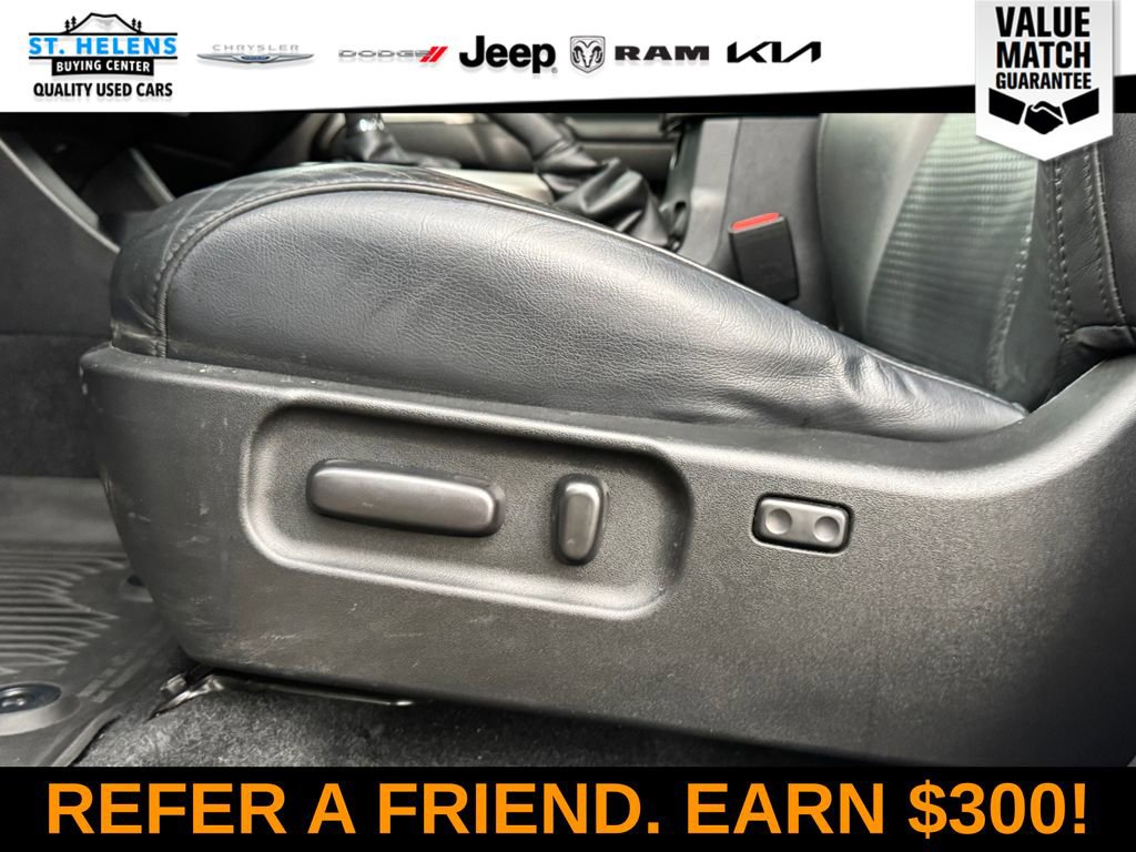 Used 2020 Toyota Tacoma Limited image 17