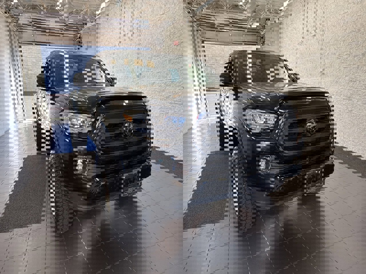 Certified 2021 Toyota Tacoma Limited image 2