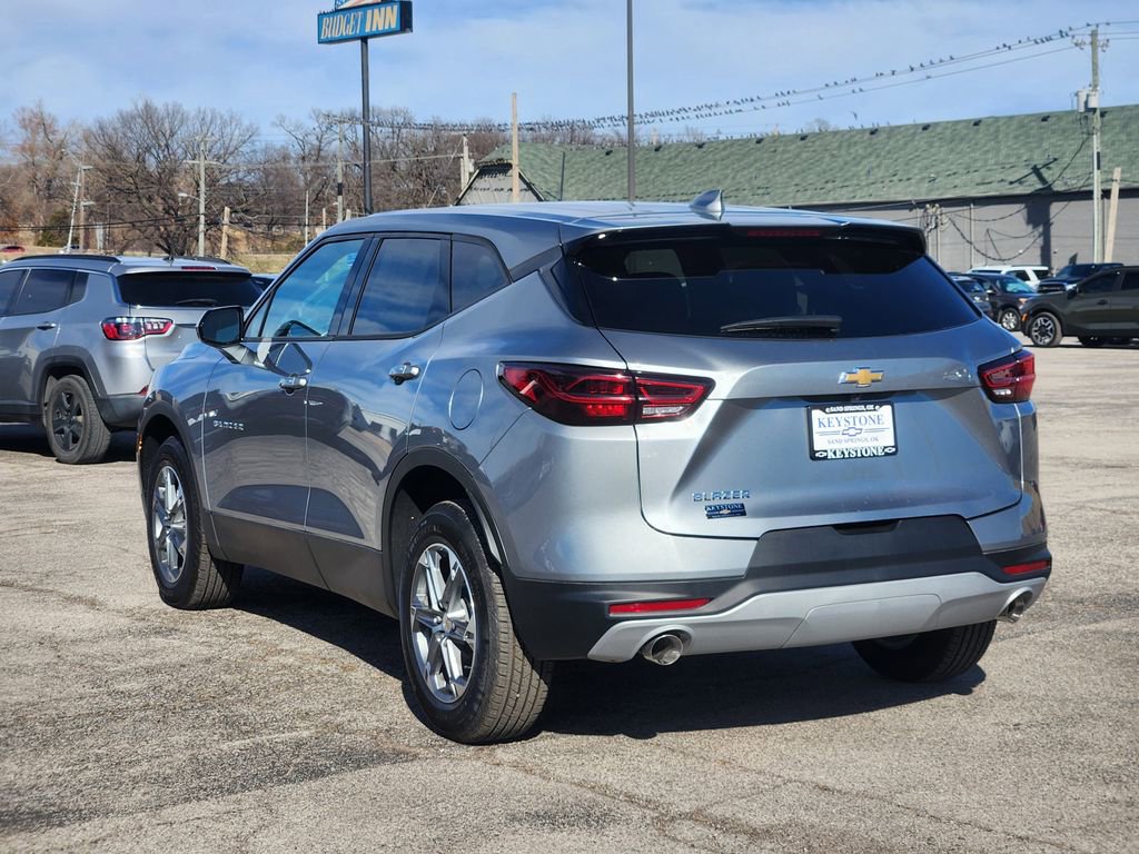 Used 2025 Chevrolet Blazer LT image 7