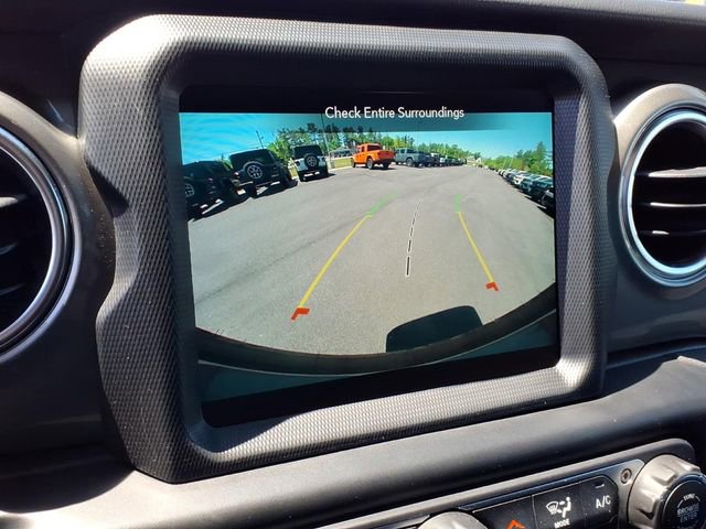 Used 2023 Jeep Wrangler Unlimited Sahara AWD/4WD image 23