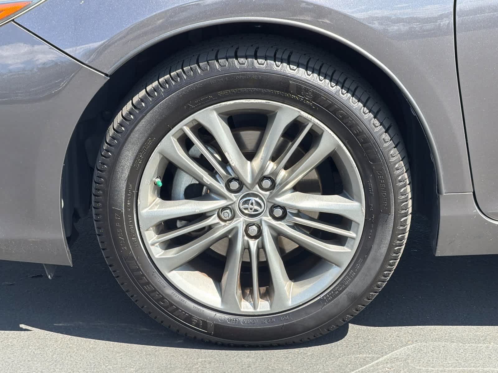 Used 2015 Toyota Camry SE FWD image 28