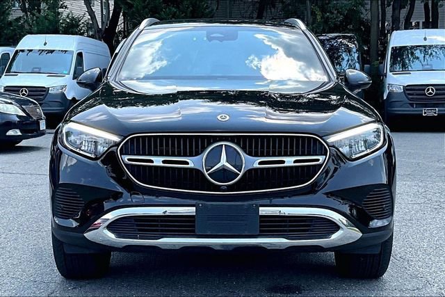 Used 2023 Mercedes-Benz GLC 300 4MATIC image 2