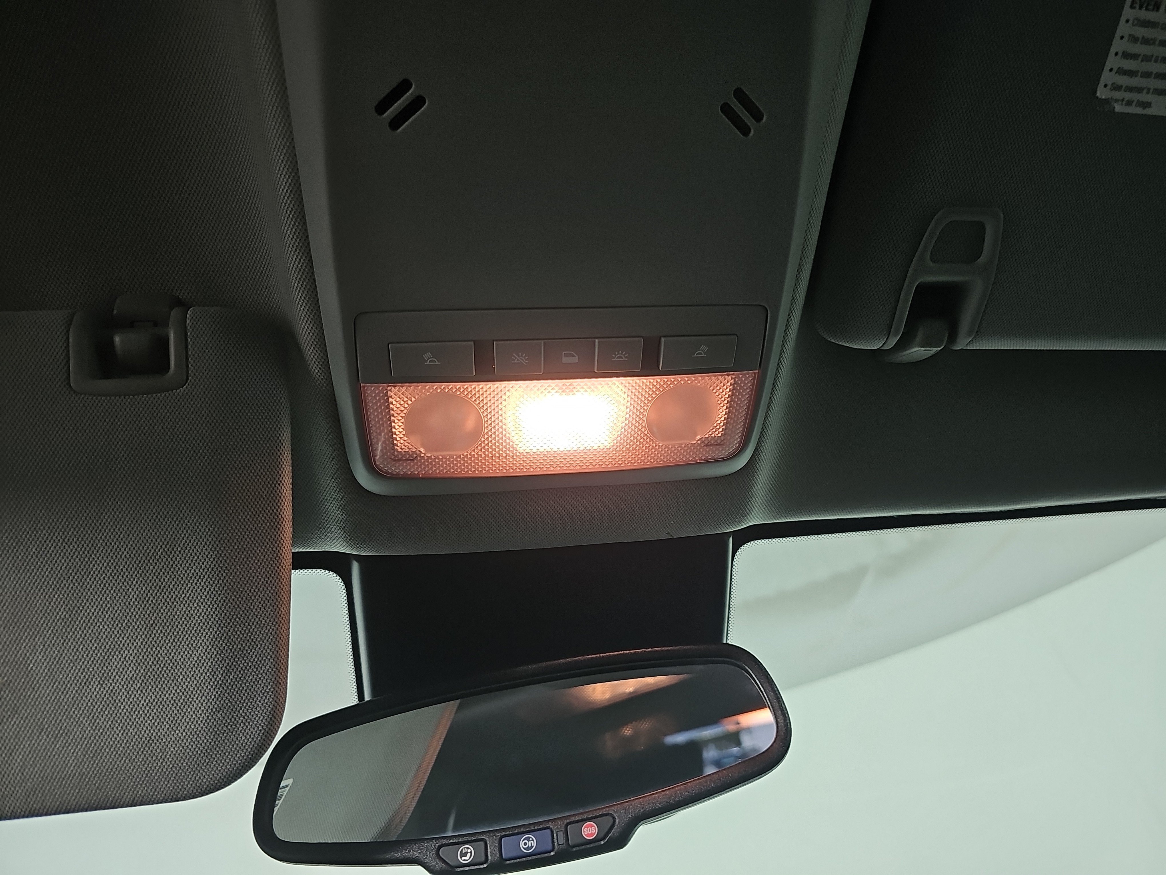 Used 2020 Chevrolet Trax LT w/ LT Convenience Package FWD image 32