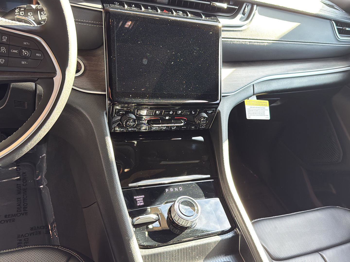 New 2025 Jeep Grand Cherokee L Limited w/ Luxury Tech Group II image 13