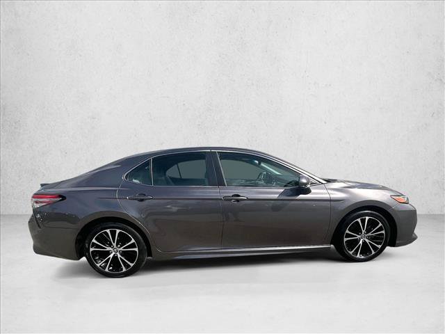 Used 2018 Toyota Camry SE FWD image 5