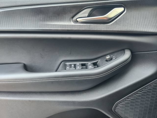Used 2025 Jeep Grand Cherokee Altitude AWD/4WD image 24