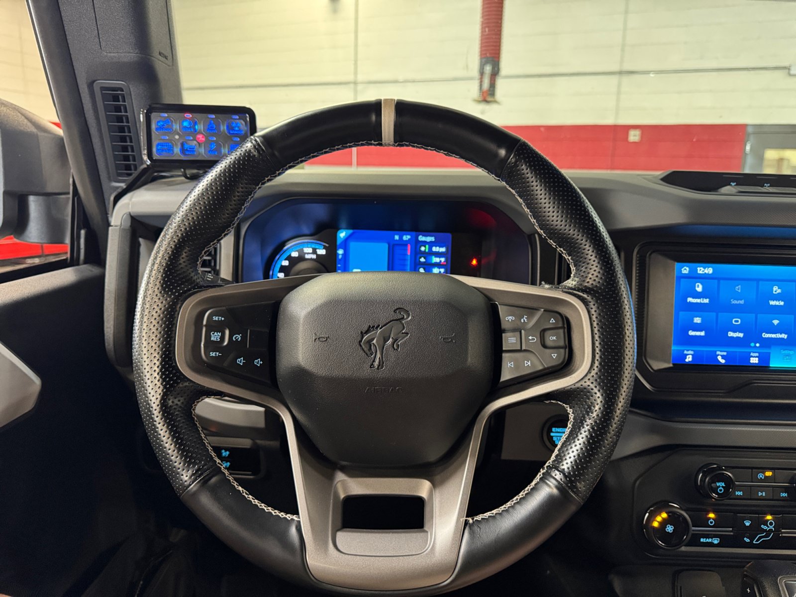 Used 2023 Ford Bronco 2-Door w/ Sasquatch Package AWD/4WD image 9