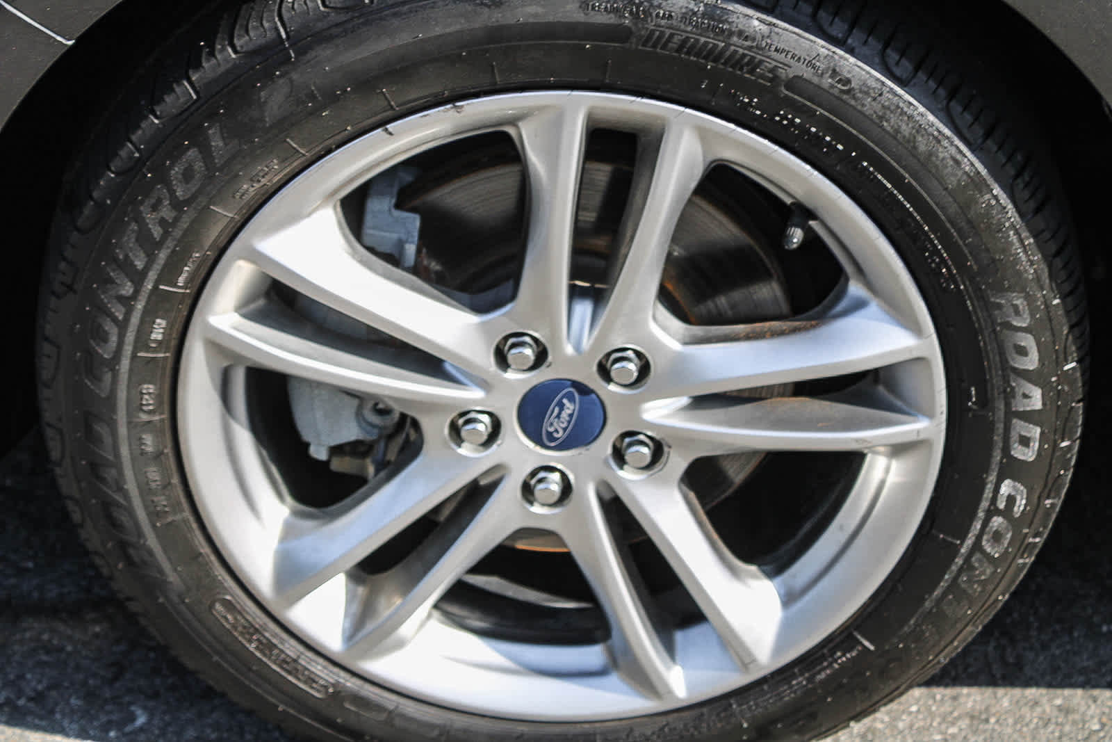 Used 2015 Ford Fusion Titanium FWD image 10