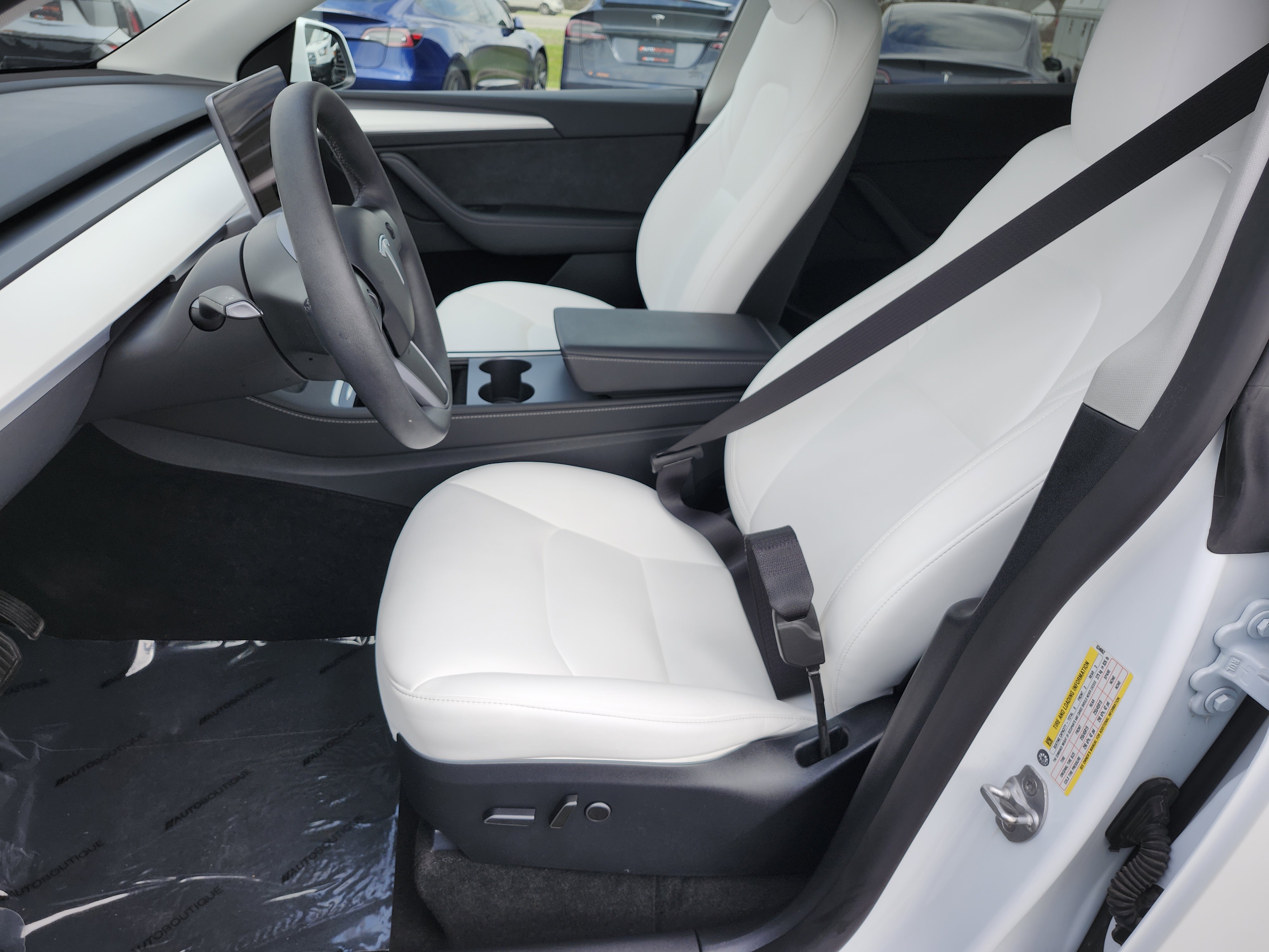 Used 2024 Tesla Model Y Long Range image 23
